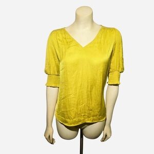 Maison d'Amelie Elegant Yellow V-Neck Blouse‎